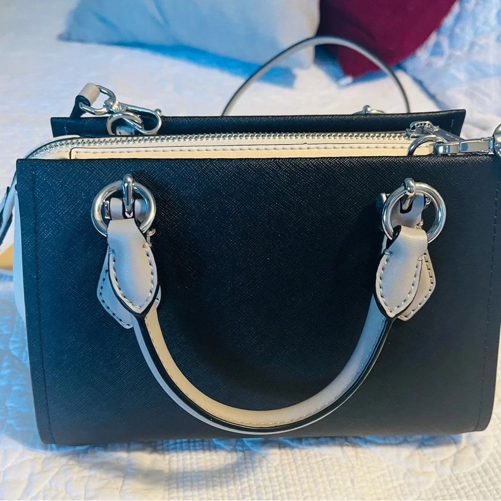 Michael Kors Black and Cream Small Marilyn Black Saffiano Messenger Women's Bag - Picture 4 of 11